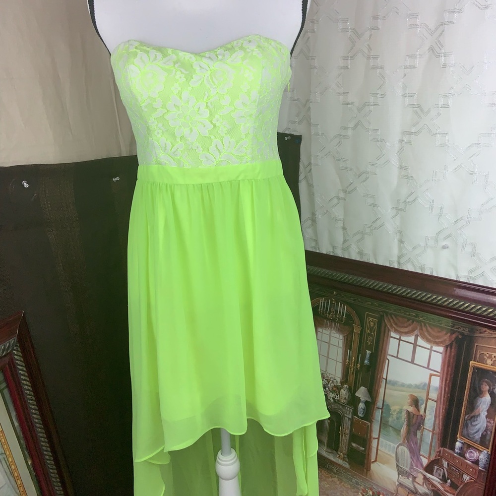 neon green dress 
Sz large good condition